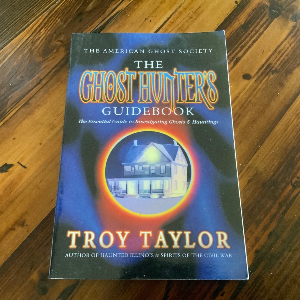 Book - The Ghost Hunters Guidebook